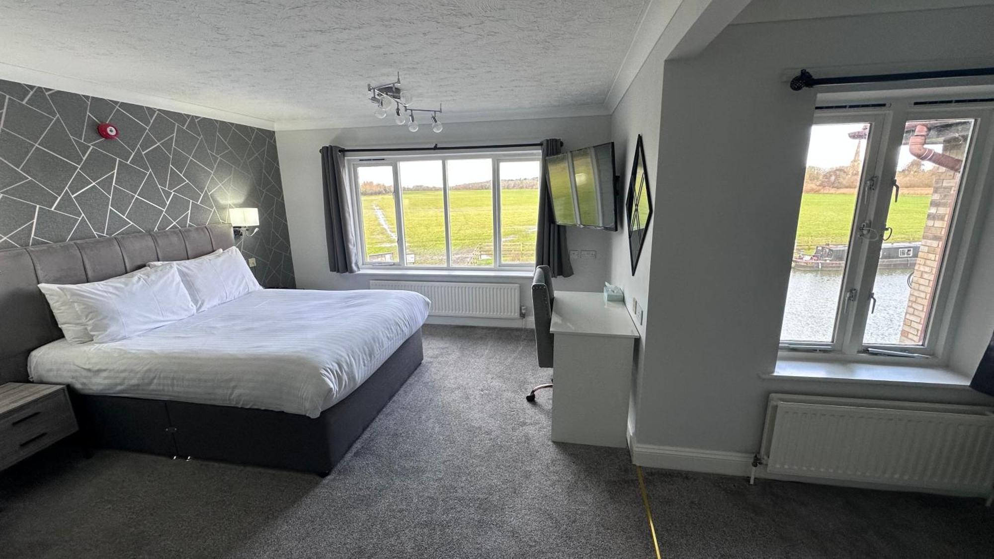 Dolphin Hotel Cambridge St Ives  Ngoại thất bức ảnh